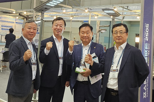 주식회사 케이엠, ‘일체형 스마트 LED 가로등’호평